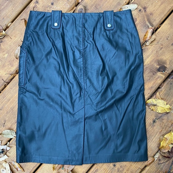 Danier black leather pencil skirt - Picture 2 of 6